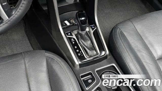 Hyundai i30(новый кузов / новое поколение) дизель 1.6 VGT Extreme, 2012 9