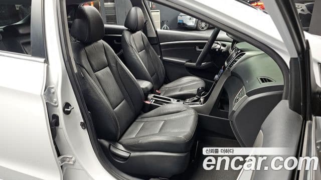 Hyundai i30(новый кузов / новое поколение) дизель 1.6 VGT Extreme, 2012 10