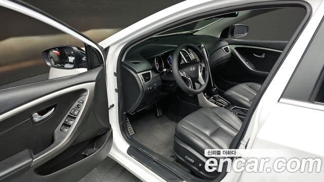 Hyundai i30(новый кузов / новое поколение) дизель 1.6 VGT Extreme, 2012 12