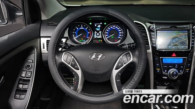 Hyundai i30(новый кузов / новое поколение) дизель 1.6 VGT Extreme, 2012 14