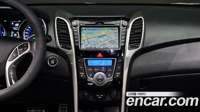 Hyundai i30(новый кузов / новое поколение) дизель 1.6 VGT Extreme, 2012 15