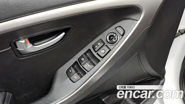 Hyundai i30(новый кузов / новое поколение) дизель 1.6 VGT Extreme, 2012 20