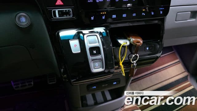 Hyundai Staria лимузин, 2023 9