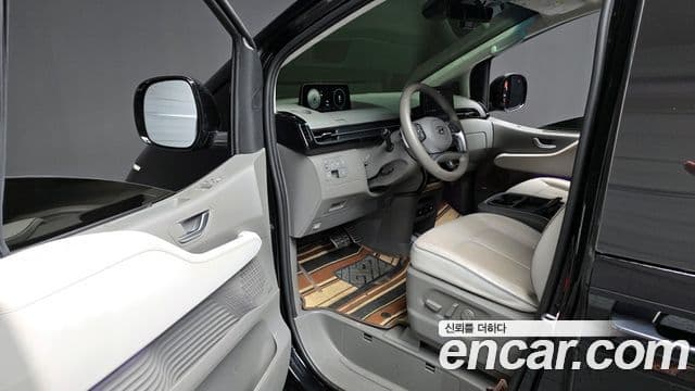 Hyundai Staria лимузин, 2023 10