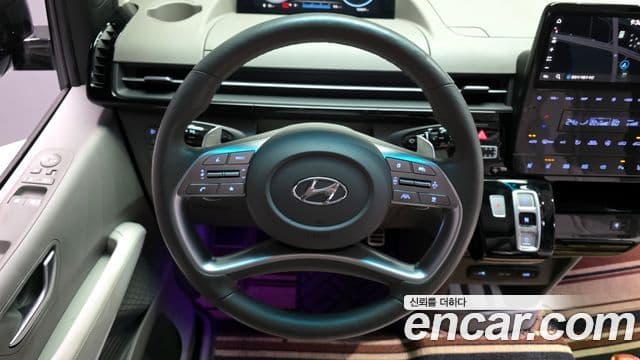 Hyundai Staria лимузин, 2023 13