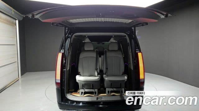 Hyundai Staria лимузин, 2023 20
