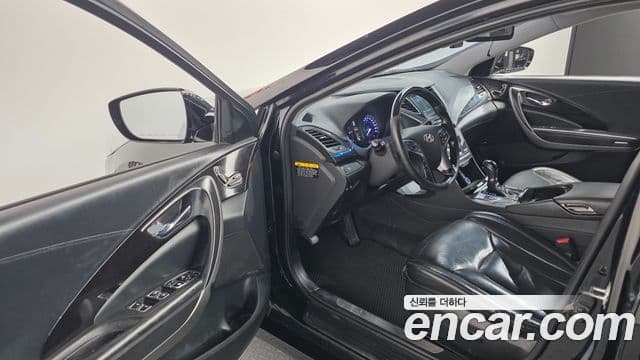 Hyundai Grandeur HG Modern, 2015 11