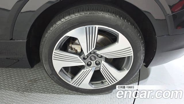 Audi e-Tron 55 Quattro Sportback, 2021 все фото