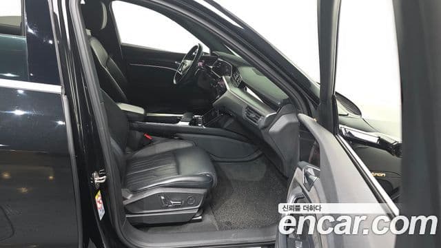 Audi e-Tron 55 Quattro Sportback, 2021 11