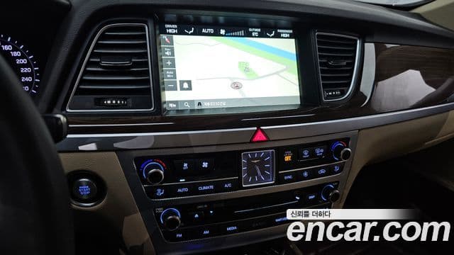 Genesis G80 Premium Luxury, 2018 17