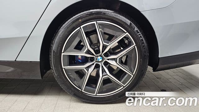 BMW 5시리즈 (G60) 520i M Sport, 2025 все фото