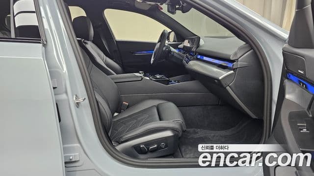 BMW 5시리즈 (G60) 520i M Sport, 2025 11