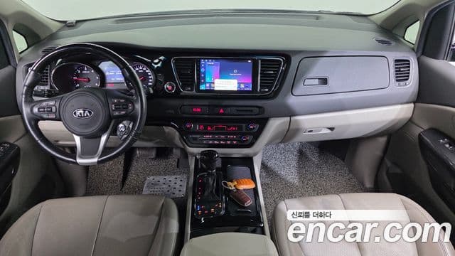 Kia All New Carnival VIP, 2016 7