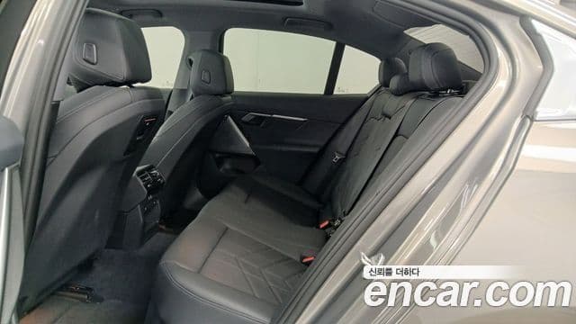 BMW 5시리즈 (G60), 2025 11