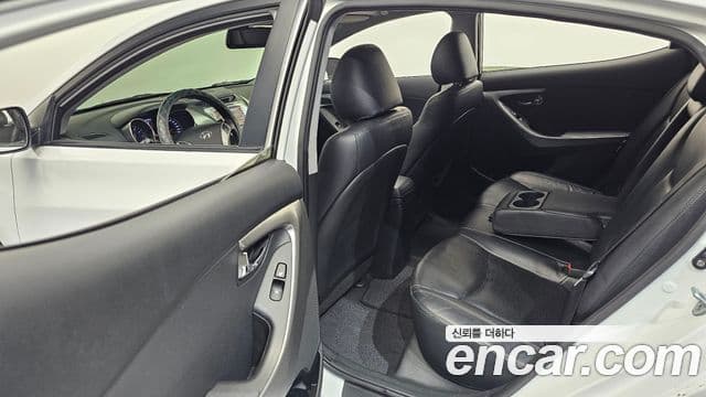 Hyundai Avante MD Premier, 2012 11