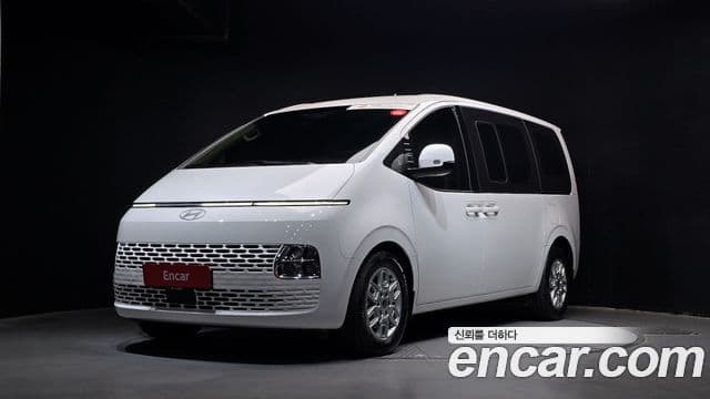 Hyundai Staria Modern, 2025 1