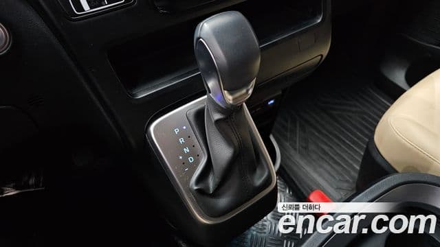 Hyundai Staria Modern, 2025 9