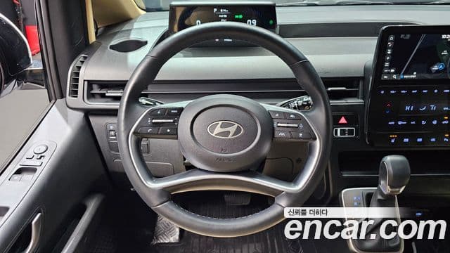 Hyundai Staria Modern, 2025 13