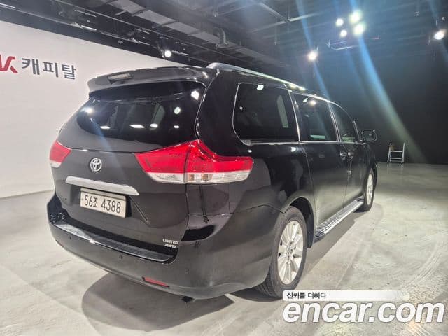 Toyota Sienna, 2014 все фото