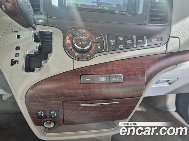 Toyota Sienna, 2014 15