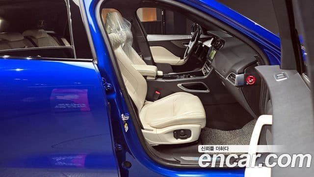 Jaguar F-PACE 30d first Edition, 2017 11