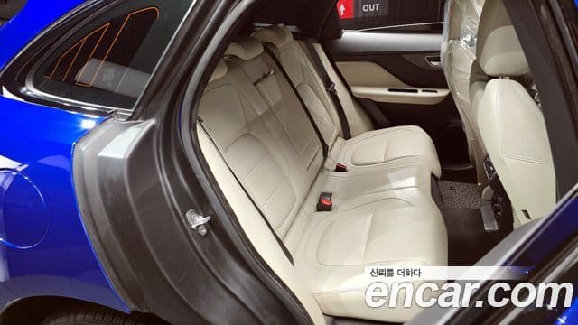 Jaguar F-PACE 30d first Edition, 2017 12