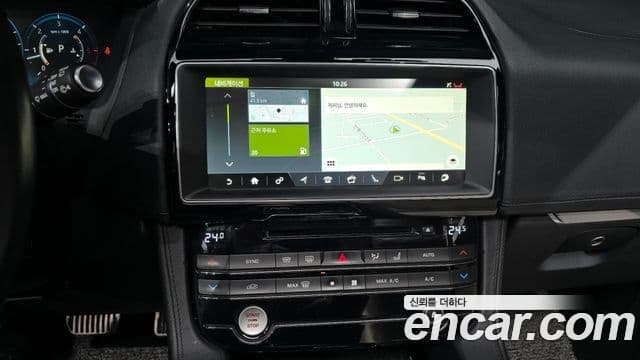 Jaguar F-PACE 30d first Edition, 2017 16