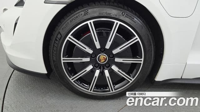 Porsche 타이칸 4S, 2021 все фото