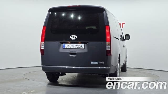 Hyundai Staria Modern, 2025 4