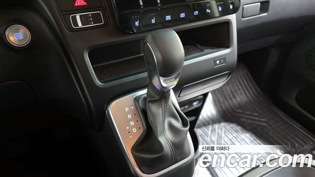 Hyundai Staria Modern, 2025 9