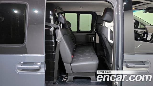 Hyundai Staria Modern, 2025 12