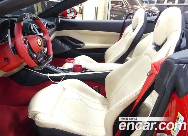 Ferrari 포르토피노 M 3.9 V8, 2023 8