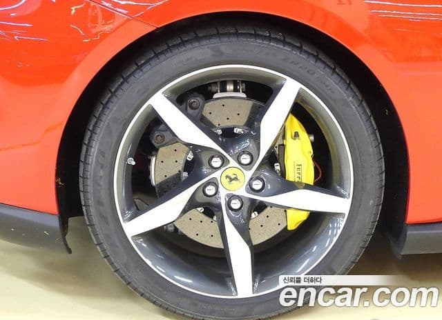 Ferrari 포르토피노 M 3.9 V8, 2023 9