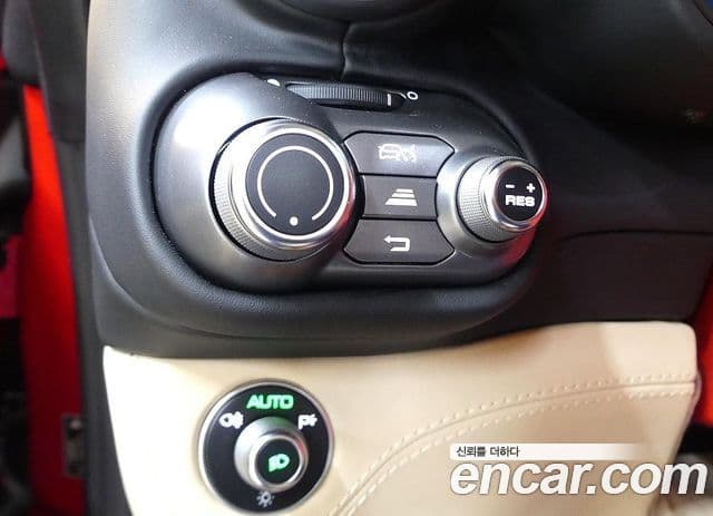 Ferrari 포르토피노 M 3.9 V8, 2023 11