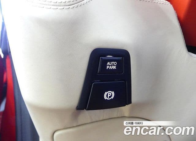 Ferrari 포르토피노 M 3.9 V8, 2023 12