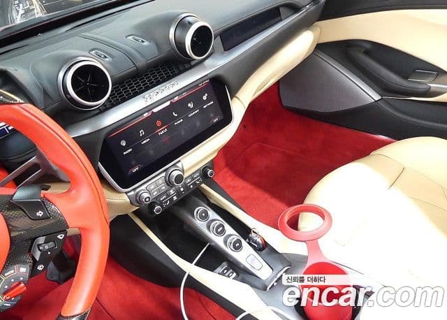 Ferrari 포르토피노 M 3.9 V8, 2023 16