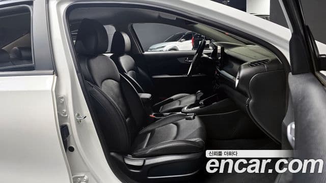 Kia The / новый New K3 2세대 Prestige, 2022 10