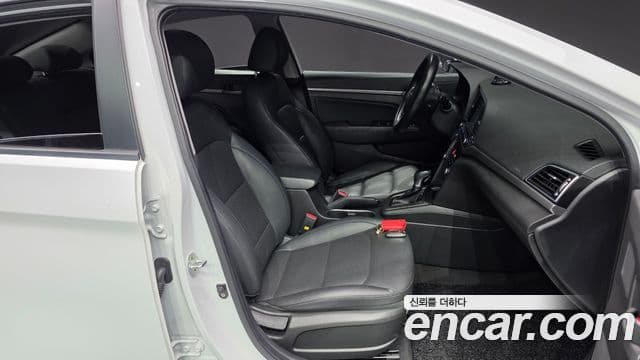 Hyundai Avante AD 1.6 GDI Value Plus, 2018 10