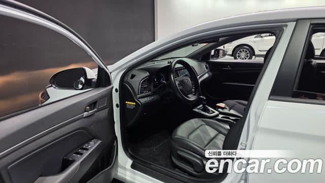 Hyundai Avante AD 1.6 GDI Value Plus, 2018 11