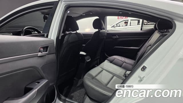 Hyundai Avante AD 1.6 GDI Value Plus, 2018 12