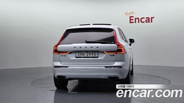 Volvo XC60 2세대 T8 Inscription, 2019 4