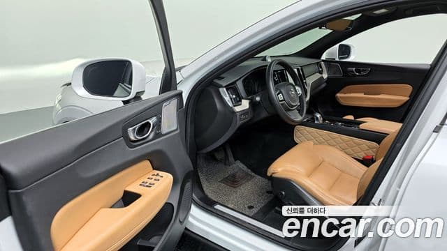 Volvo XC60 2세대 T8 Inscription, 2019 11