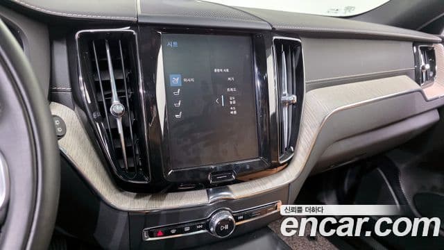 Volvo XC60 2세대 T8 Inscription, 2019 14