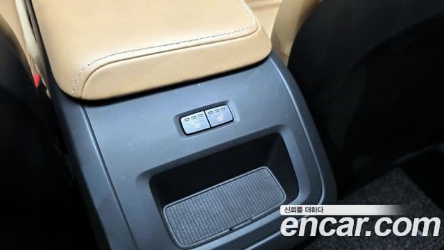 Volvo XC60 2세대 T8 Inscription, 2019 17