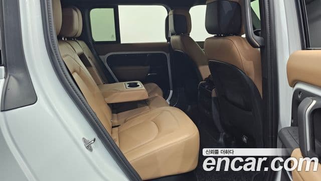 Land Rover Defender (L663) 110 P300 X-Dynamic SE, 2025 все фото