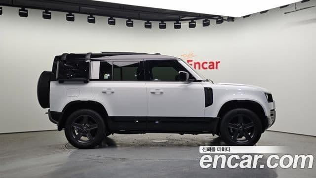 Land Rover Defender (L663) 110 P300 X-Dynamic SE, 2025 6