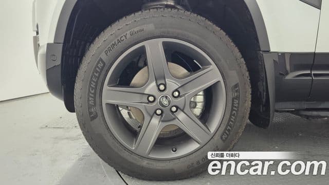 Land Rover Defender (L663) 110 P300 X-Dynamic SE, 2025 9