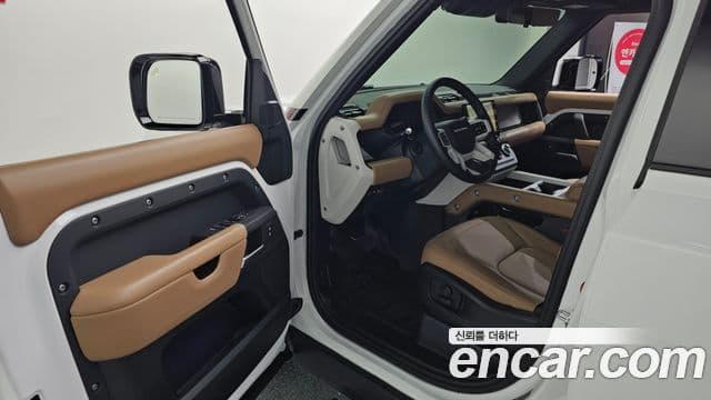 Land Rover Defender (L663) 110 P300 X-Dynamic SE, 2025 11