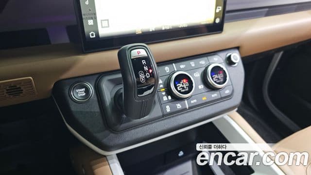 Land Rover Defender (L663) 110 P300 X-Dynamic SE, 2025 18