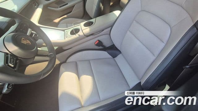 Porsche 타이칸 4S, 2025 7